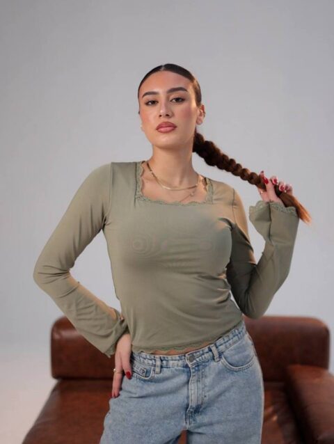 بيزك توب دانتيل رقبه مربعه